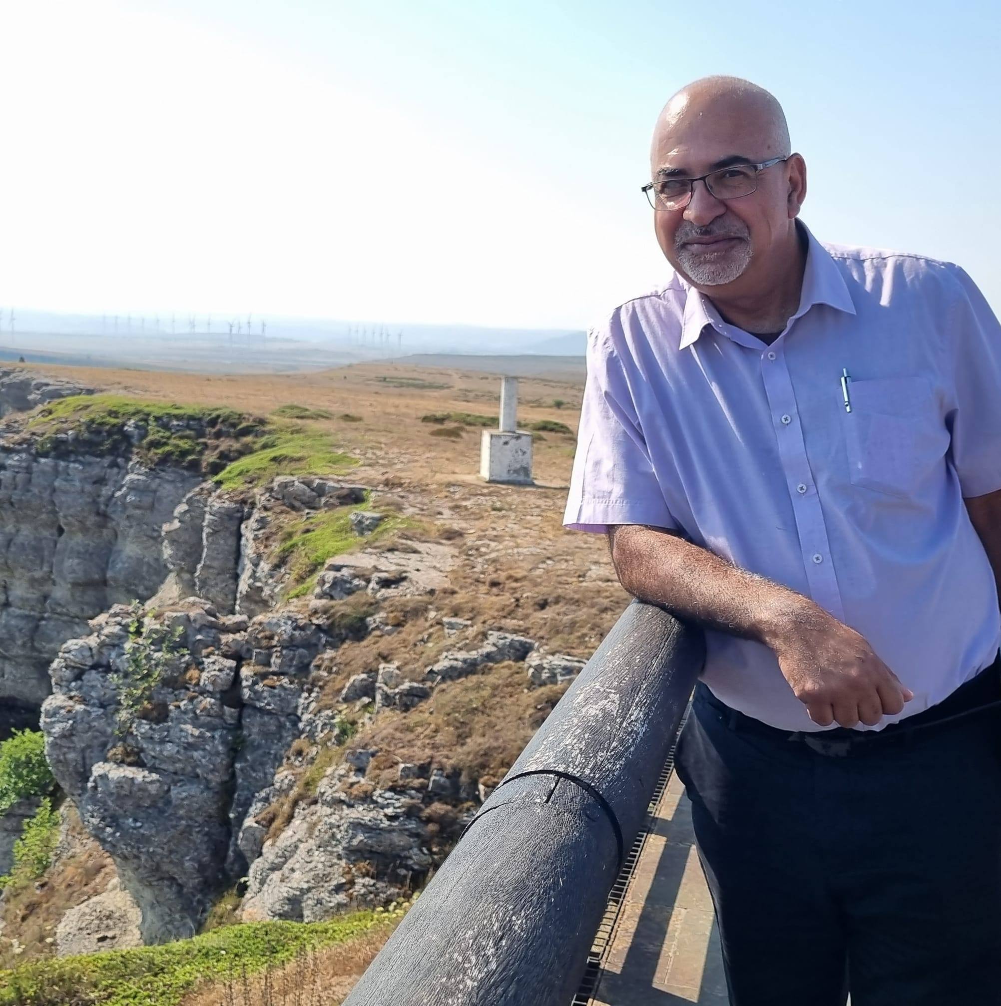 أستاذ الجيولوجيا وعلوم الأرض في جامعة بيرزيت مروان غانم