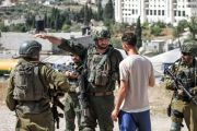 شنت قوات الاحتلال الإسرائيلي، الليلة الماضية وفجر اليوم الجمعة، حملة مداهمات وتفتيش واسعة النطاق في عدة مناطق من الضفة الغربية المحتلة، واعتقلت عددًا من المواطنين.