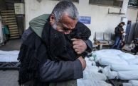 مواطنون في غزة يبكون الشهداء من عائلاتهم. 10 يناير 2024