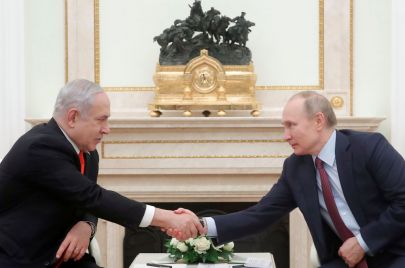 بوتين ونتنياهو في لقاء سابق في الكرملين MAXIM SHEMETOV/ Getty