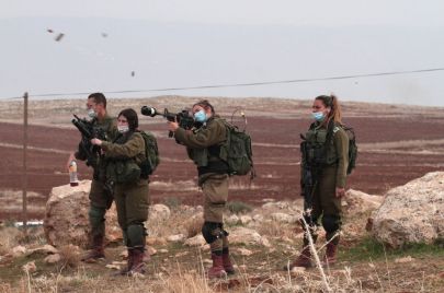 جنود في بلدة عقربا - Nedal Eshtayah/Getty