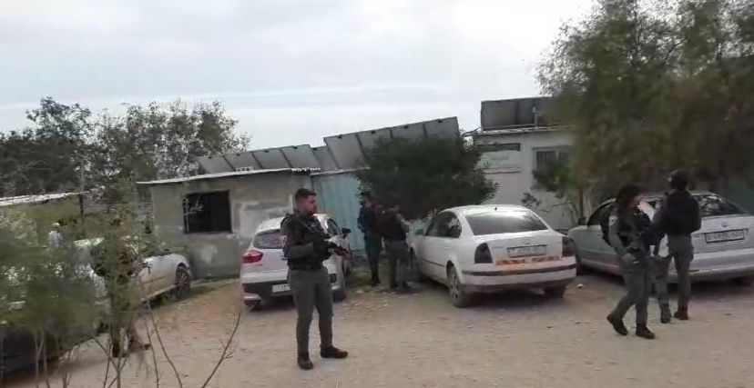 جنود إسرائيليين يقتحمون مدرسة للبدو شرق رام الله