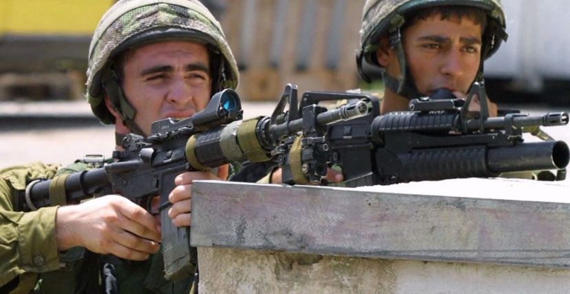 أسلحة جنود الاحتلال سرقة