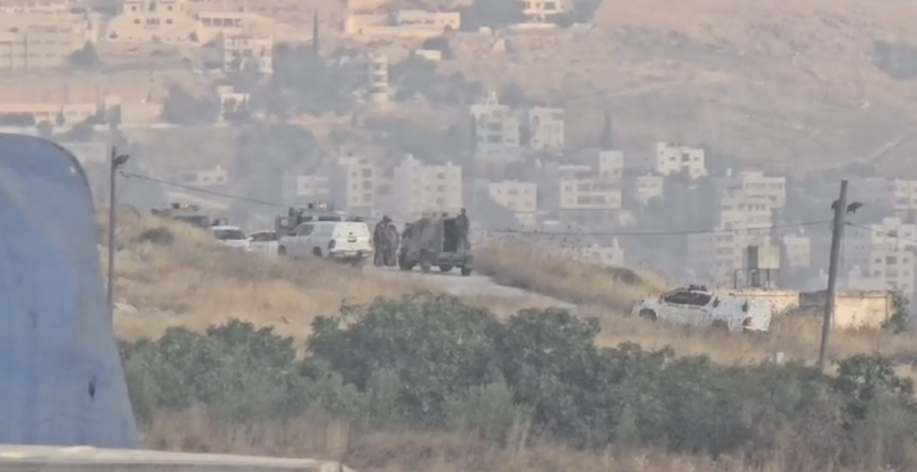جيش الاحتلال يتجمع بالقرب من بيت فوريك بعد عملية إطلاق نار