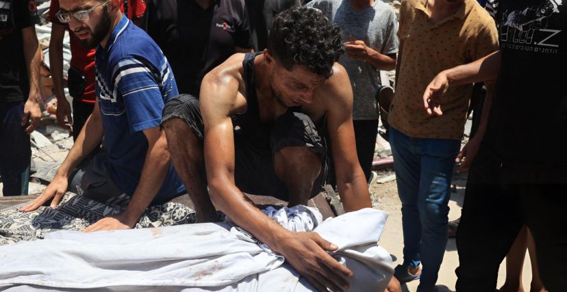 أكدت تقديرات بحثية، بإمكانية تجاوز ضحايا العدوان على غزة 100 ألف ضحية، سواء بشكلٍ مباشر نتيجة القصف الإسرائيلي، أو ما وصفتها التقديرات بـ"الوفيات غير المباشرة".