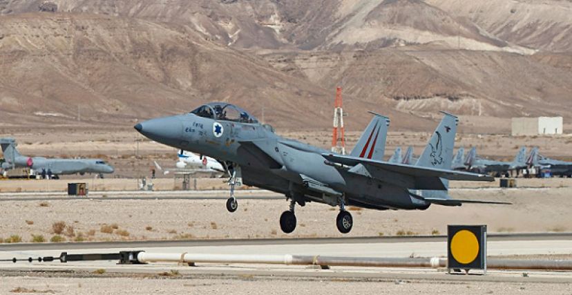 طائرة من طراز F15 في قاعدة للجيش الإسرائيلي في النقب