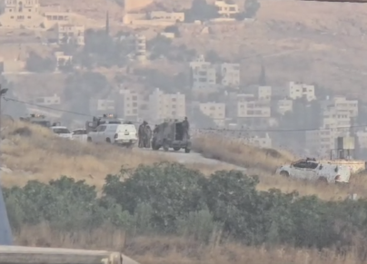جيش الاحتلال يتجمع بالقرب من بيت فوريك بعد عملية إطلاق نار